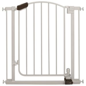 baby gate with foot release