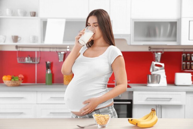 how much milk should a pregnant woman drink a day