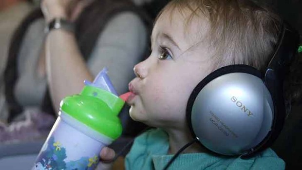how to entertain a 1 year old on a plane
