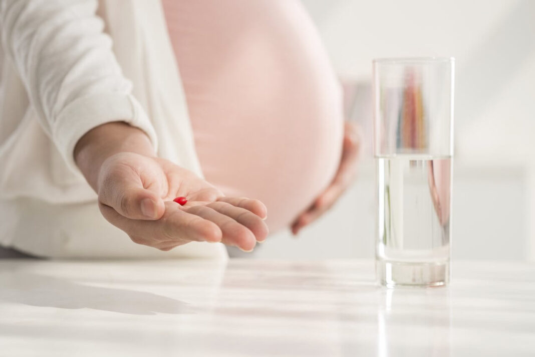 10 Best Prenatal Vitamins with Iron and DHA for Pregnancy