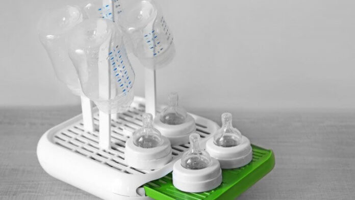 proper way to clean baby bottles