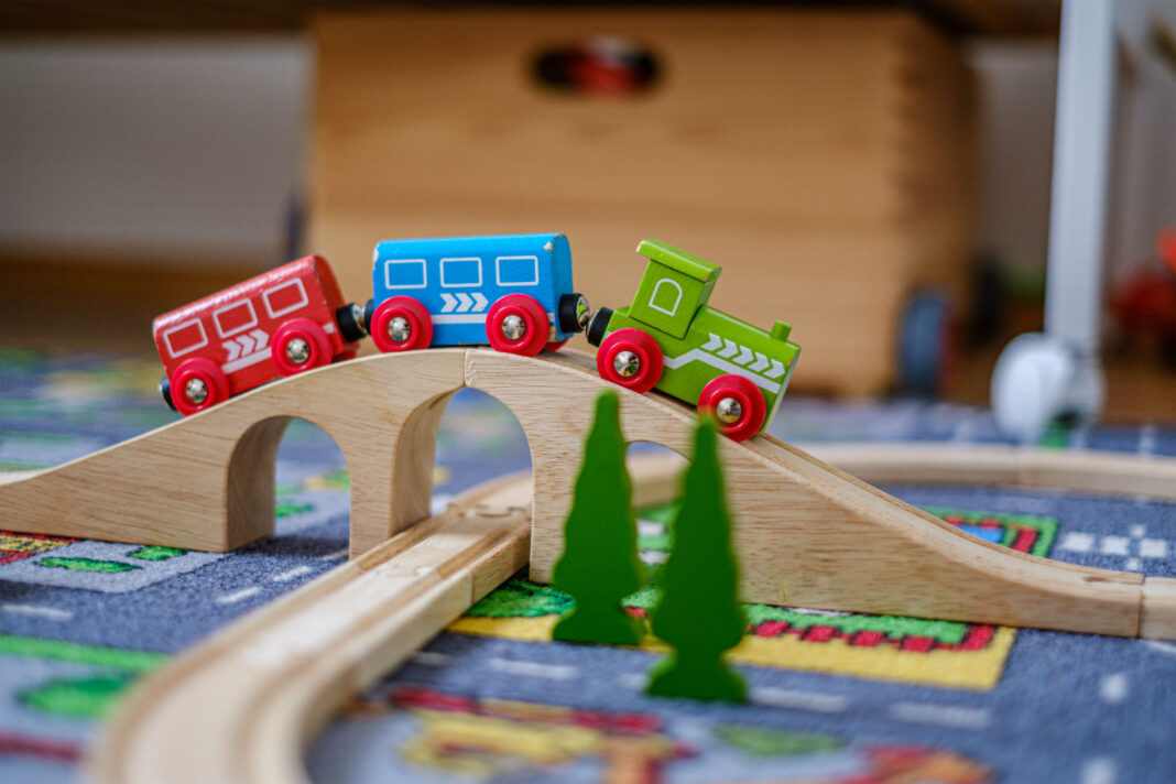 17 Best Wooden Train Table Set For Toddlers 2024 Buying Guide